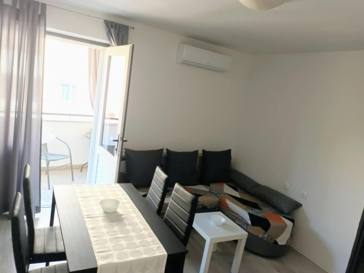 Apartment "None" Makarska Eksteriør billede
