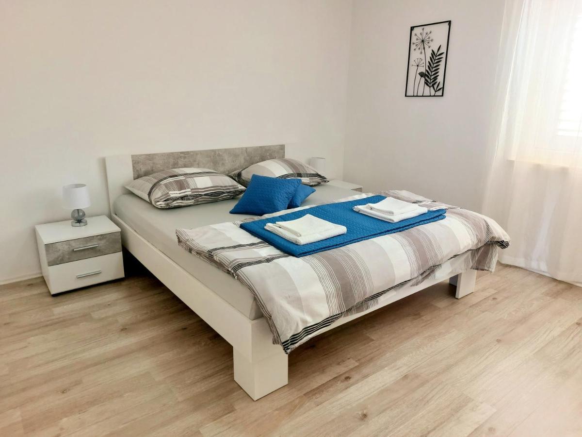 Apartment "None" Makarska Eksteriør billede