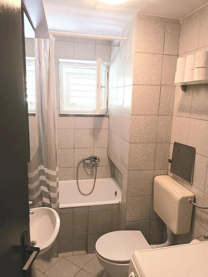 Apartment "None" Makarska Eksteriør billede